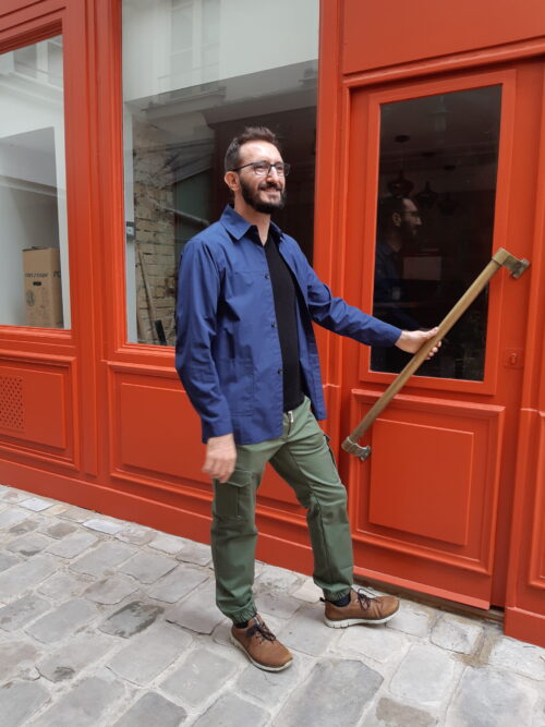 shooting_Kitac (44) DIY Pantalon cargo Homme Lamericana Pattern coloris kaki, silhouette complète